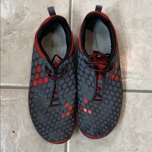 Men’s ViVo barefoot minimalist shoe.